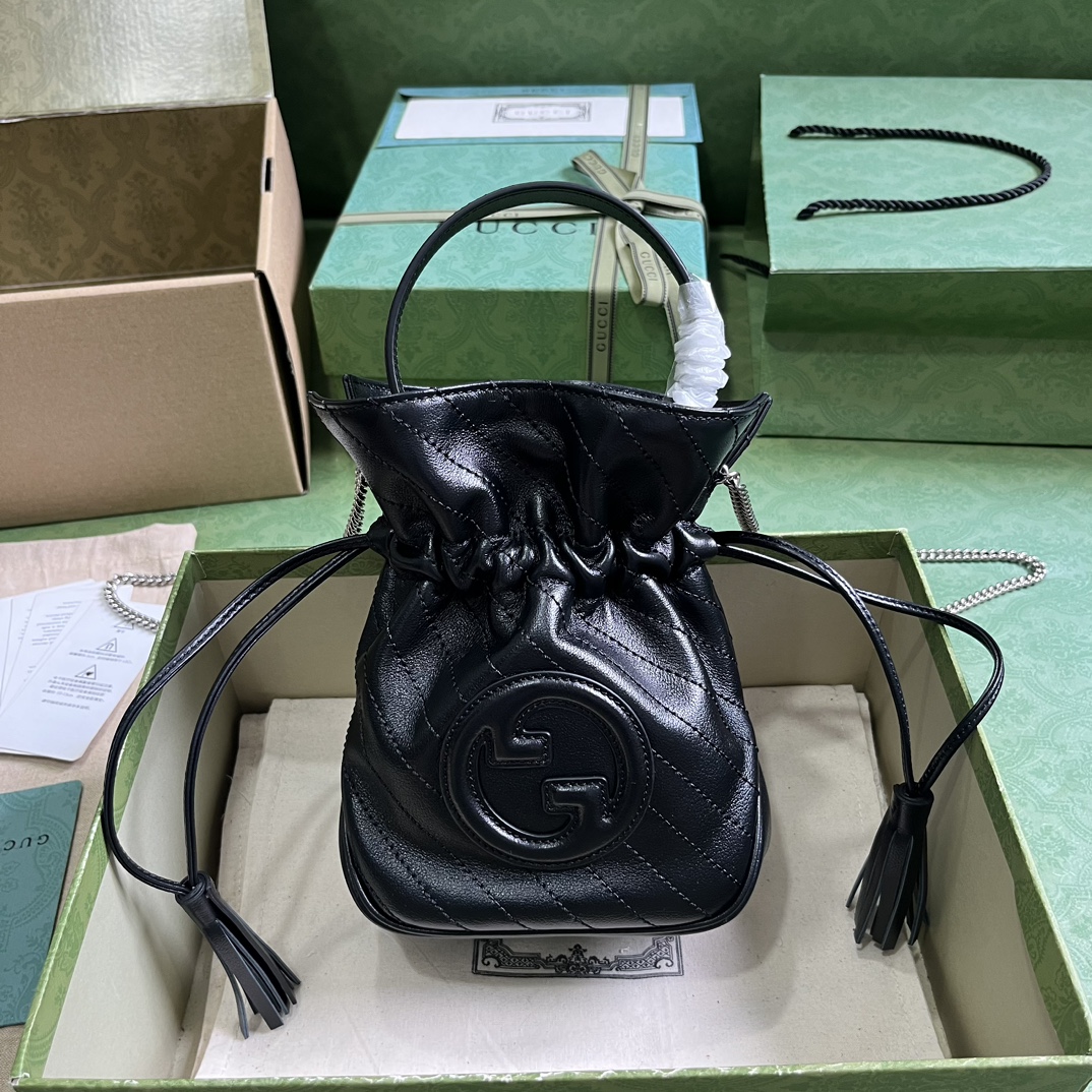 Bagsaaa Gvc*1 Blondie Bucket Black Bag - 19x 15x 8cm