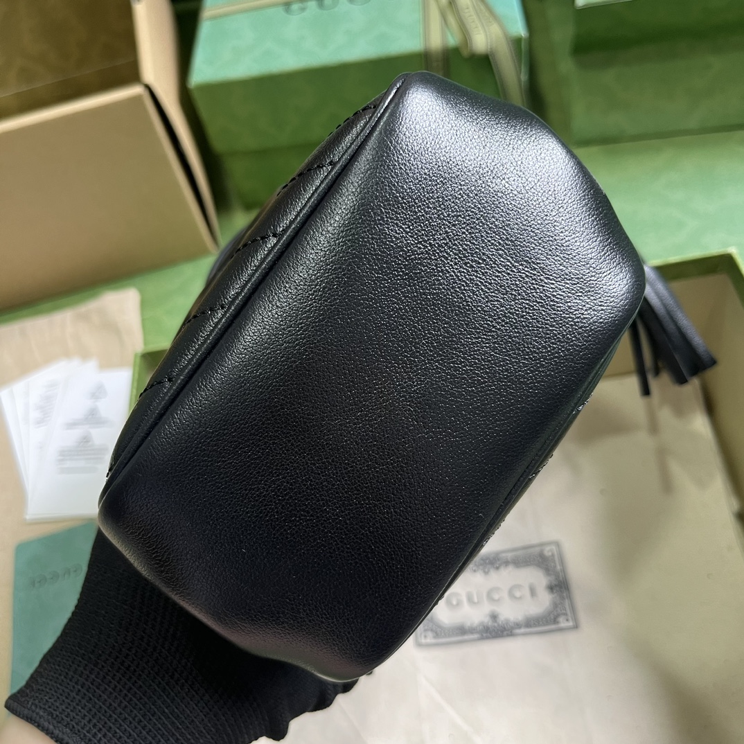 Bagsaaa Gvc*1 Blondie Bucket Black Bag - 19x 15x 8cm