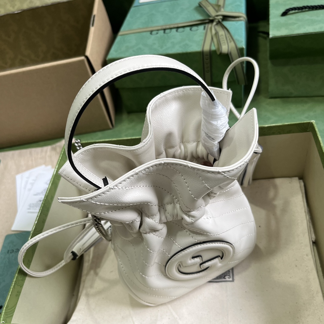 Bagsaaa Gvc*1 Blondie Bucket White Bag - 19x 15x 8cm