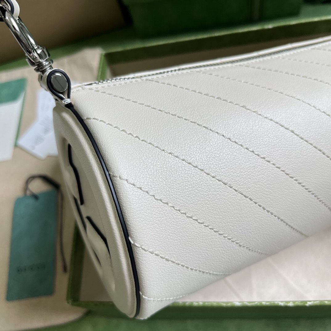 Bagsaaa Gvc*1 Blondie Shoulder Bag in White - 25x13x12cm
