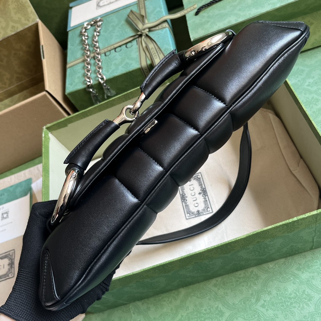 Bagsaaa Gvc*1 Horsebit Chain Medium Shoulder Bag In Black
