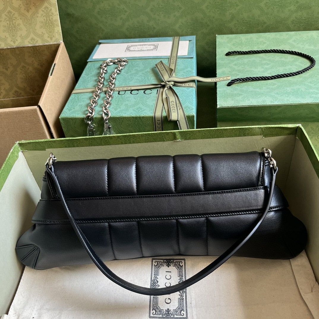 Bagsaaa Gvc*1 Horsebit Chain Medium Shoulder Bag In Black