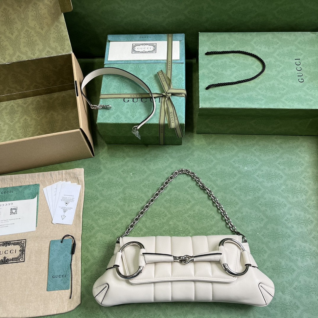 Bagsaaa Gvc*1 Horsebit Chain Medium Shoulder Bag In White