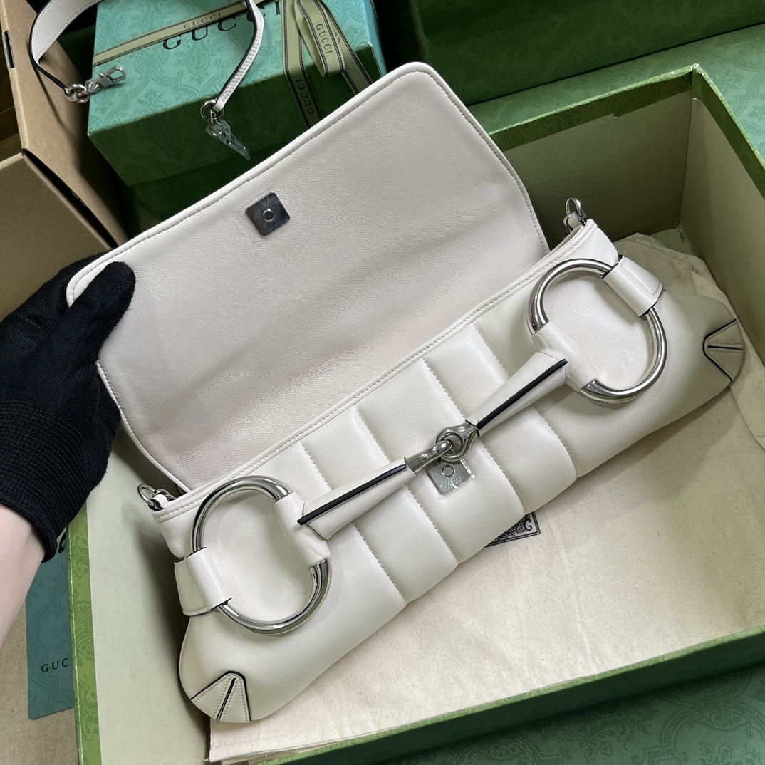 Bagsaaa Gvc*1 Horsebit Chain Medium Shoulder Bag In White