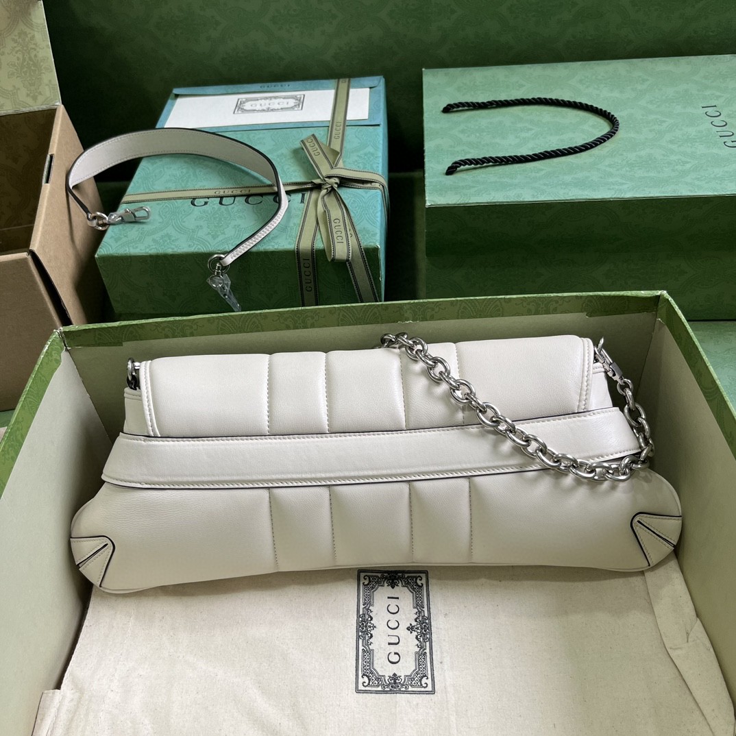 Bagsaaa Gvc*1 Horsebit Chain Medium Shoulder Bag In White