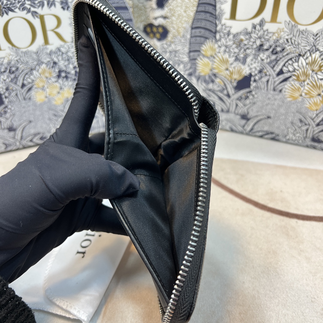 Bagsaaa D10r Black Leather Wallet - 11 x 9cm