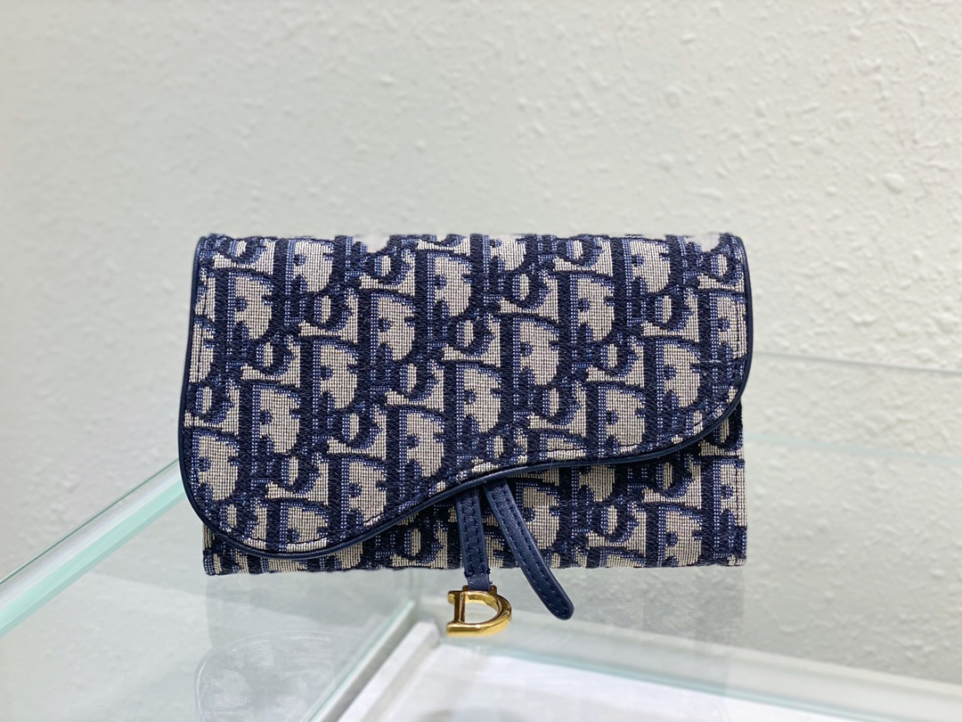 Bagsaaa D10r Oblique Saddle Wallet
