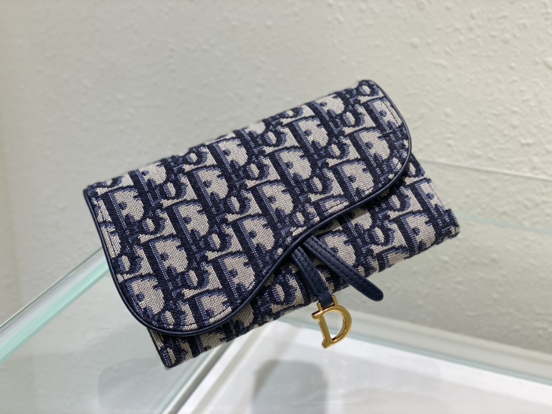 Bagsaaa D10r Oblique Saddle Wallet