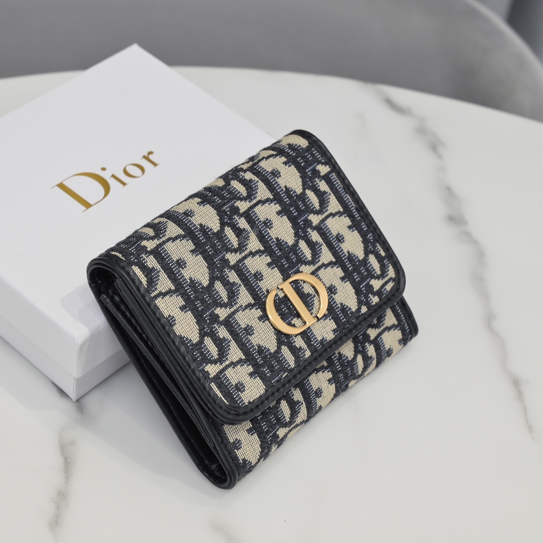Bagsaaa D10r 30 Montaigne Lotus Wallet Black - 11*10*2cm