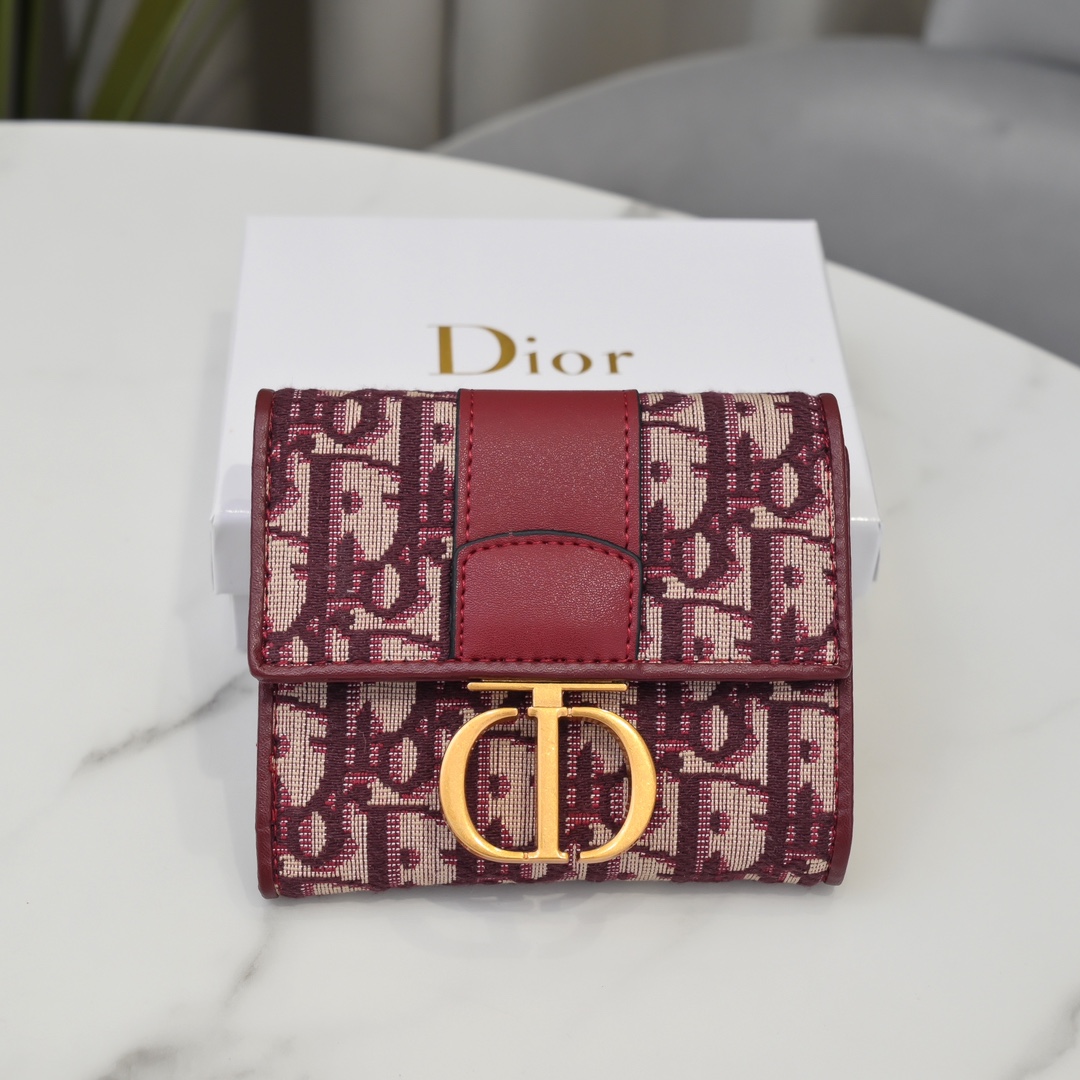 Bagsaaa D10r 30 Montaigne 3 Fold Wallet Red - 11*10*2cm