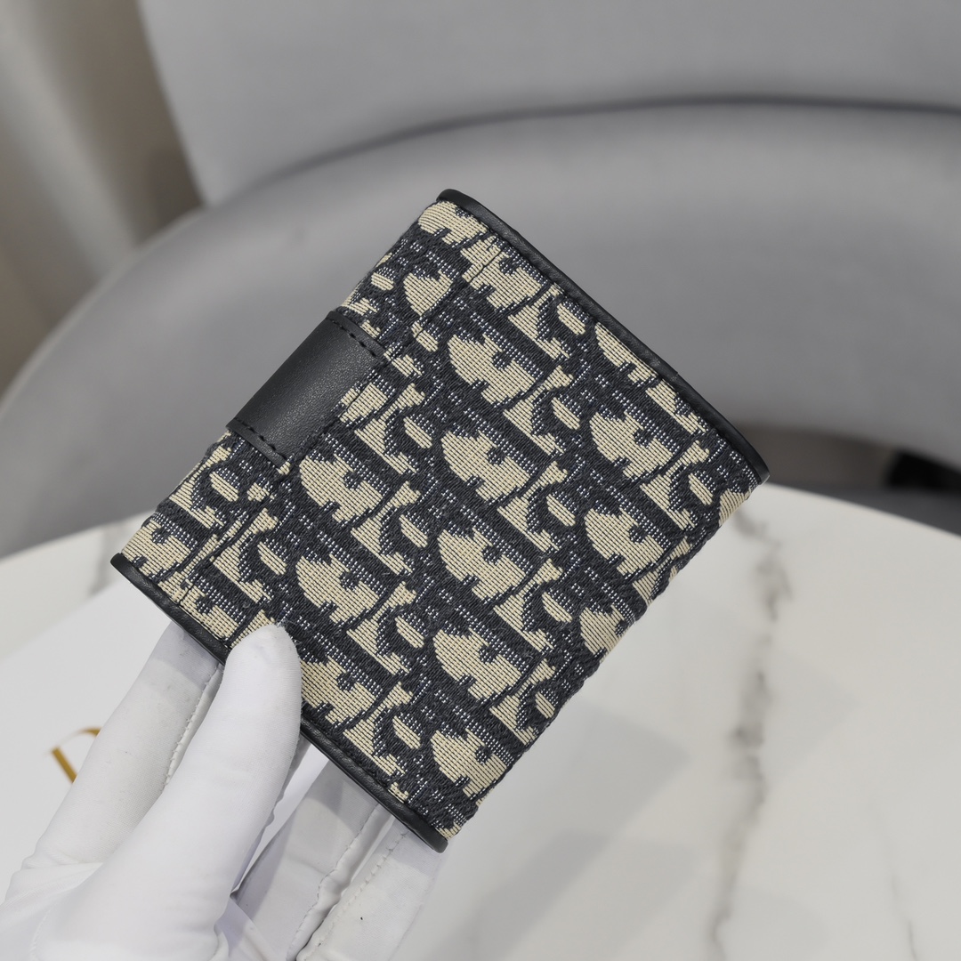 Bagsaaa D10r 30 Montaigne 3 Fold Wallet Black - 11*10*2cm