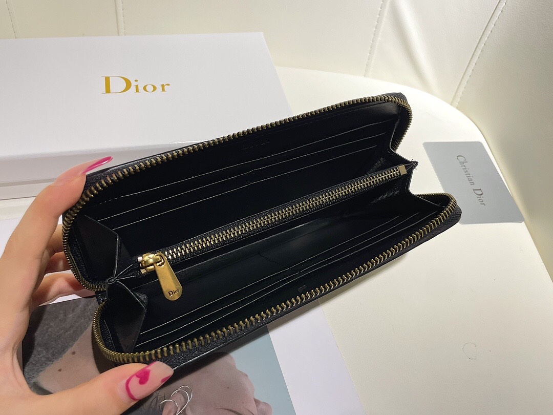 Bagsaaa D10r Oblique Zippy Wallet - 19.5*10.5*3cm
