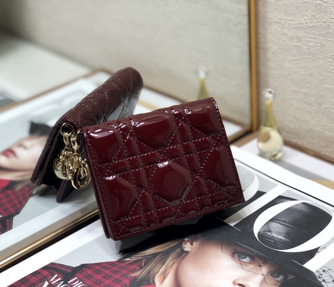Bagsaaa D10r Coin Purse Patent Leather Burgundy - 11x9cm