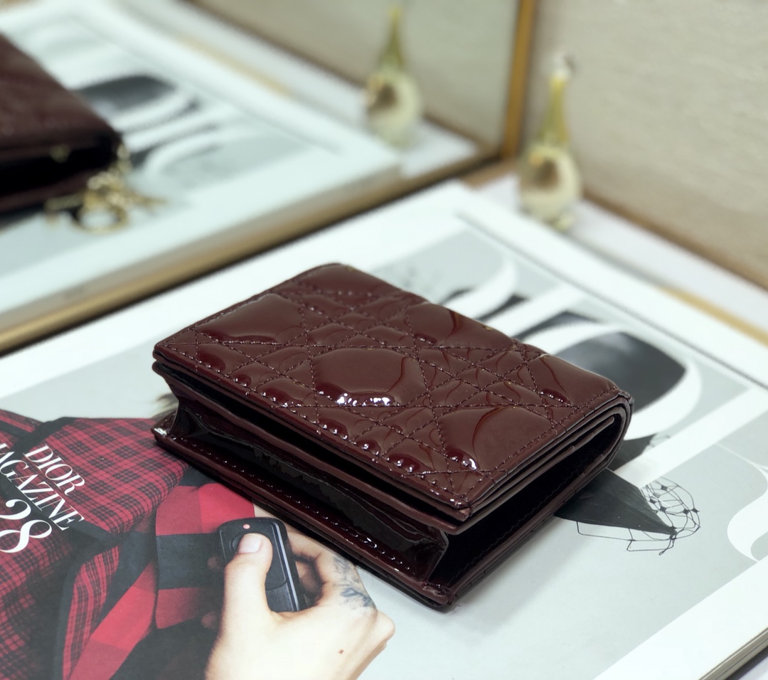 Bagsaaa D10r Coin Purse Patent Leather Burgundy - 11x9cm