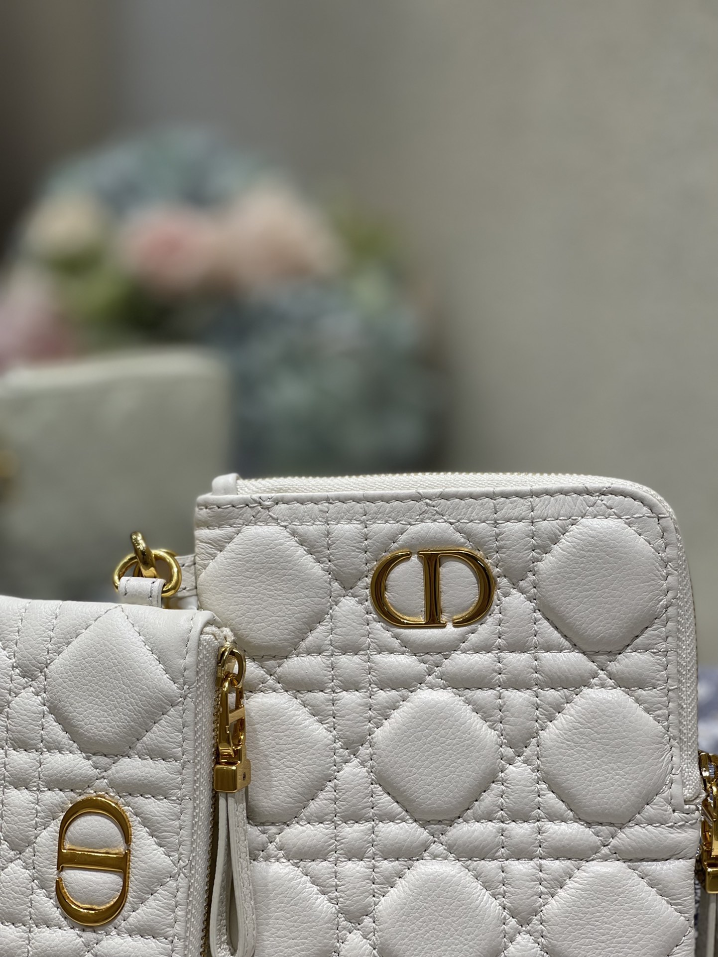 Bagsaaa D10r Caro Multifunctional Pouch White - 18.5x12x7.5cm