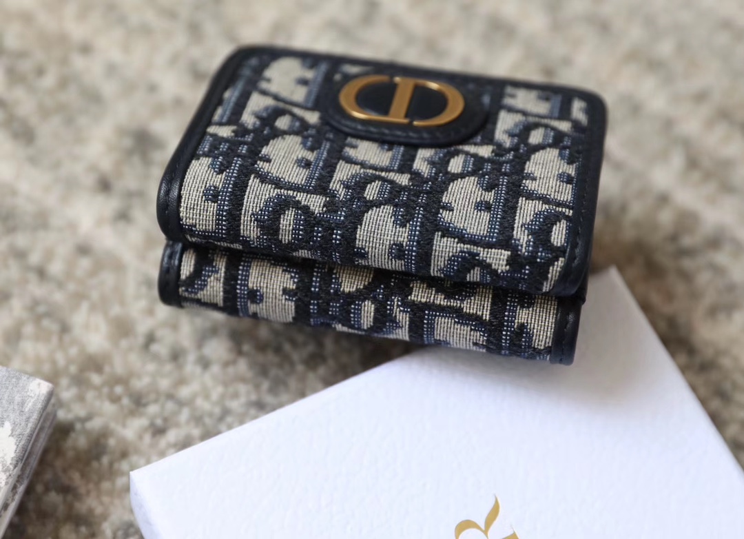 Bagsaaa D10r Oblique 30 Montaigne - 9.5*7.5*3.5cm