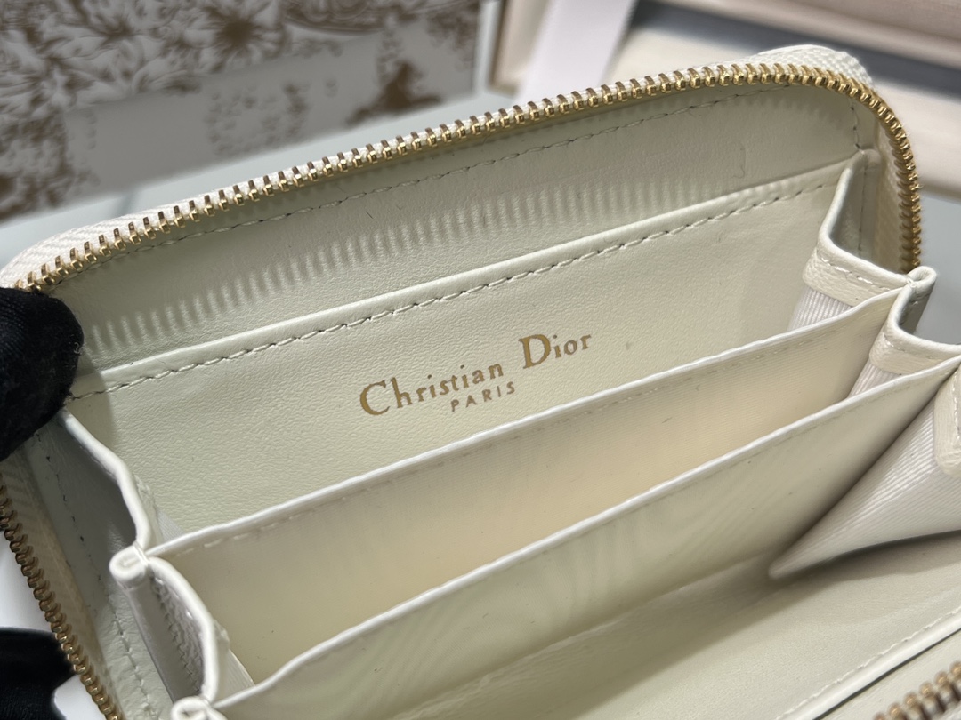 Bagsaaa D10r Caro Coin Purse White - 9*11cm