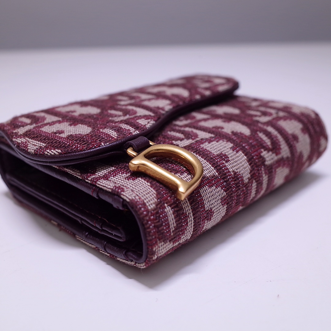 Bagsaaa D10r Saddle Oblique Wallet Red