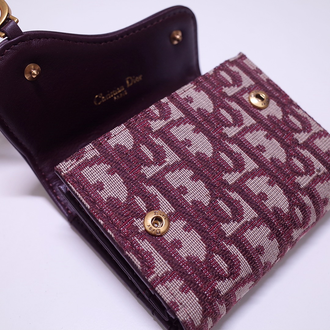 Bagsaaa D10r Saddle Oblique Wallet Red