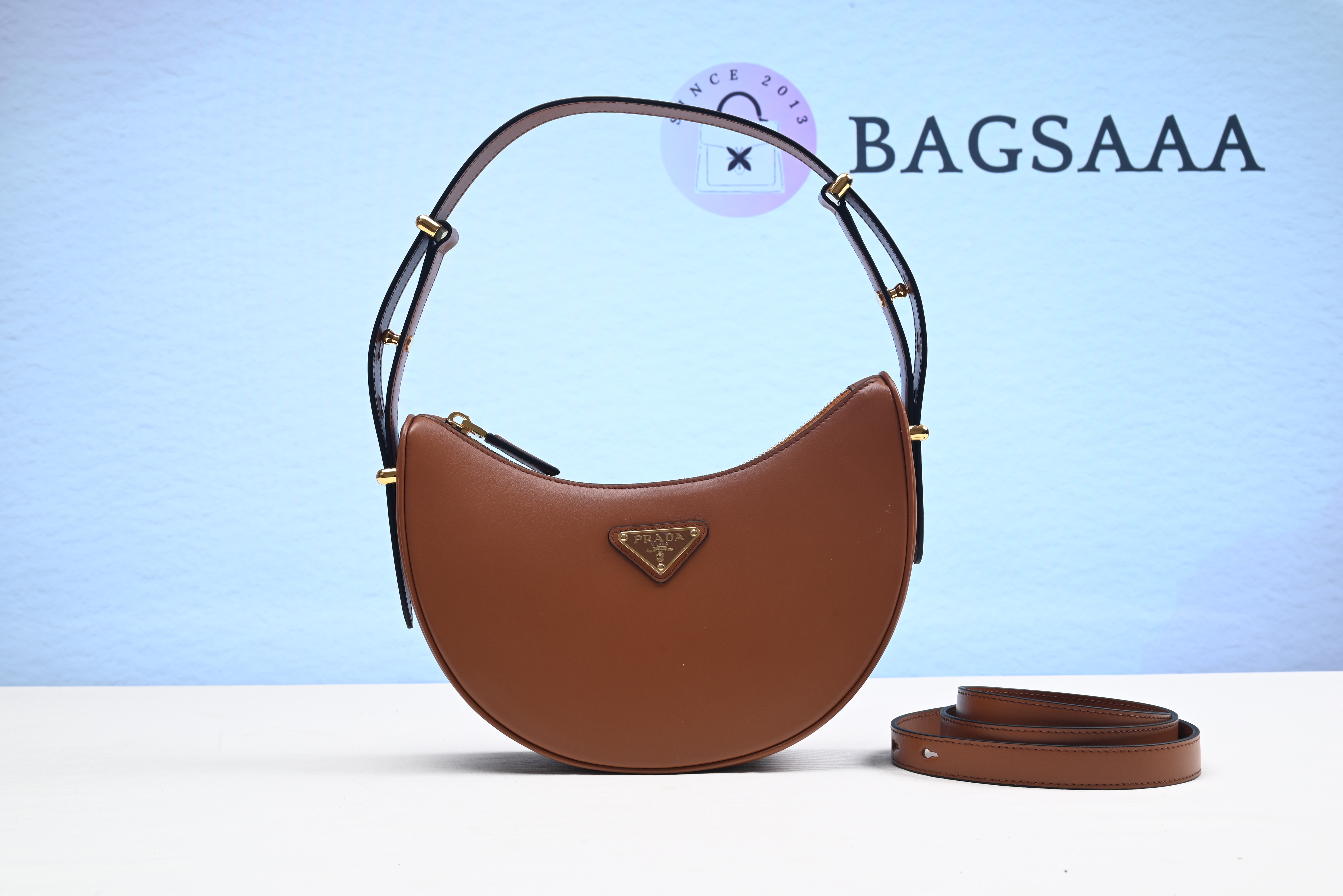 Bagsaaa Pra*a Cognac Leather shoulder bag - 22.5*18.5*6.5cm