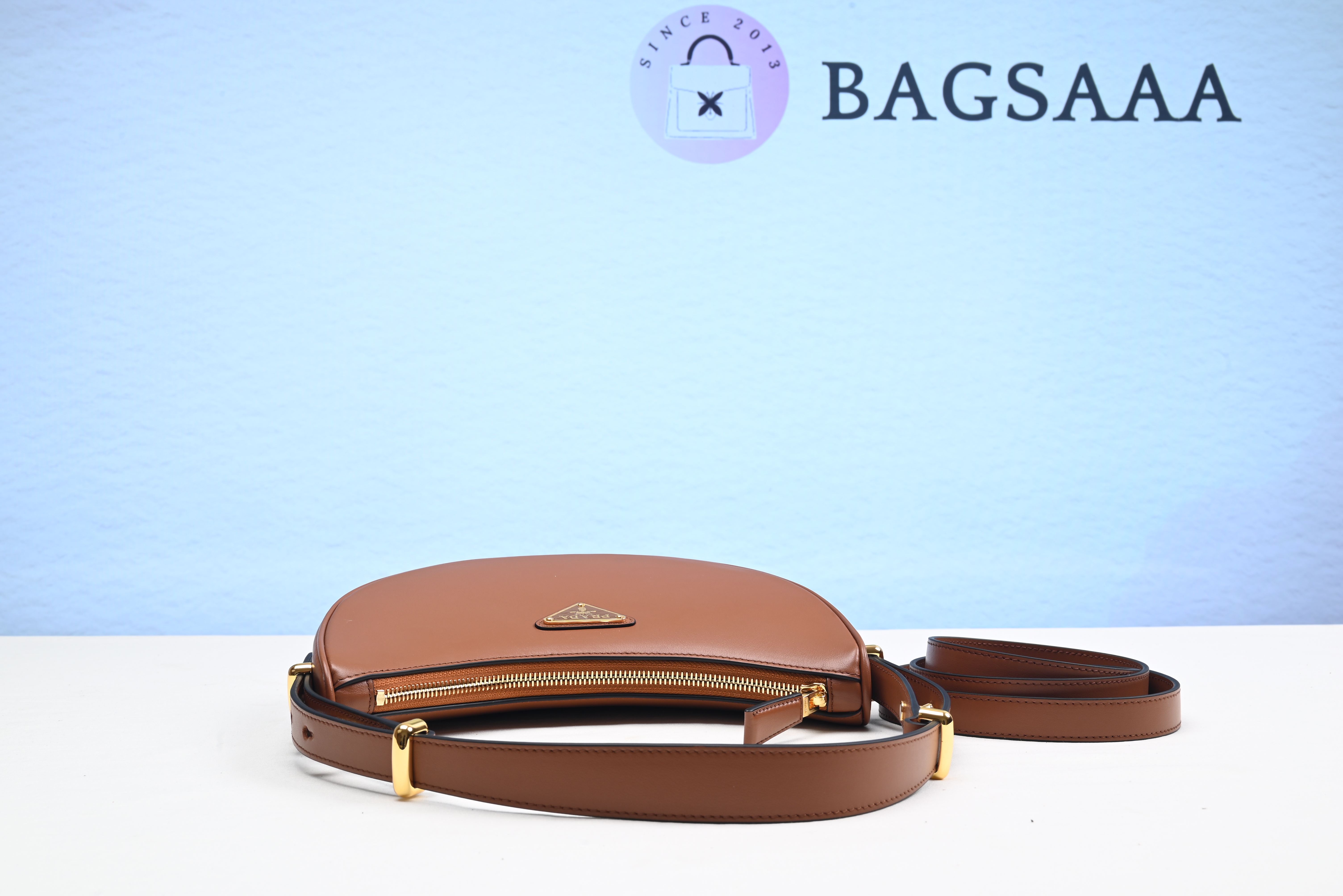 Bagsaaa Pra*a Cognac Leather shoulder bag - 22.5*18.5*6.5cm