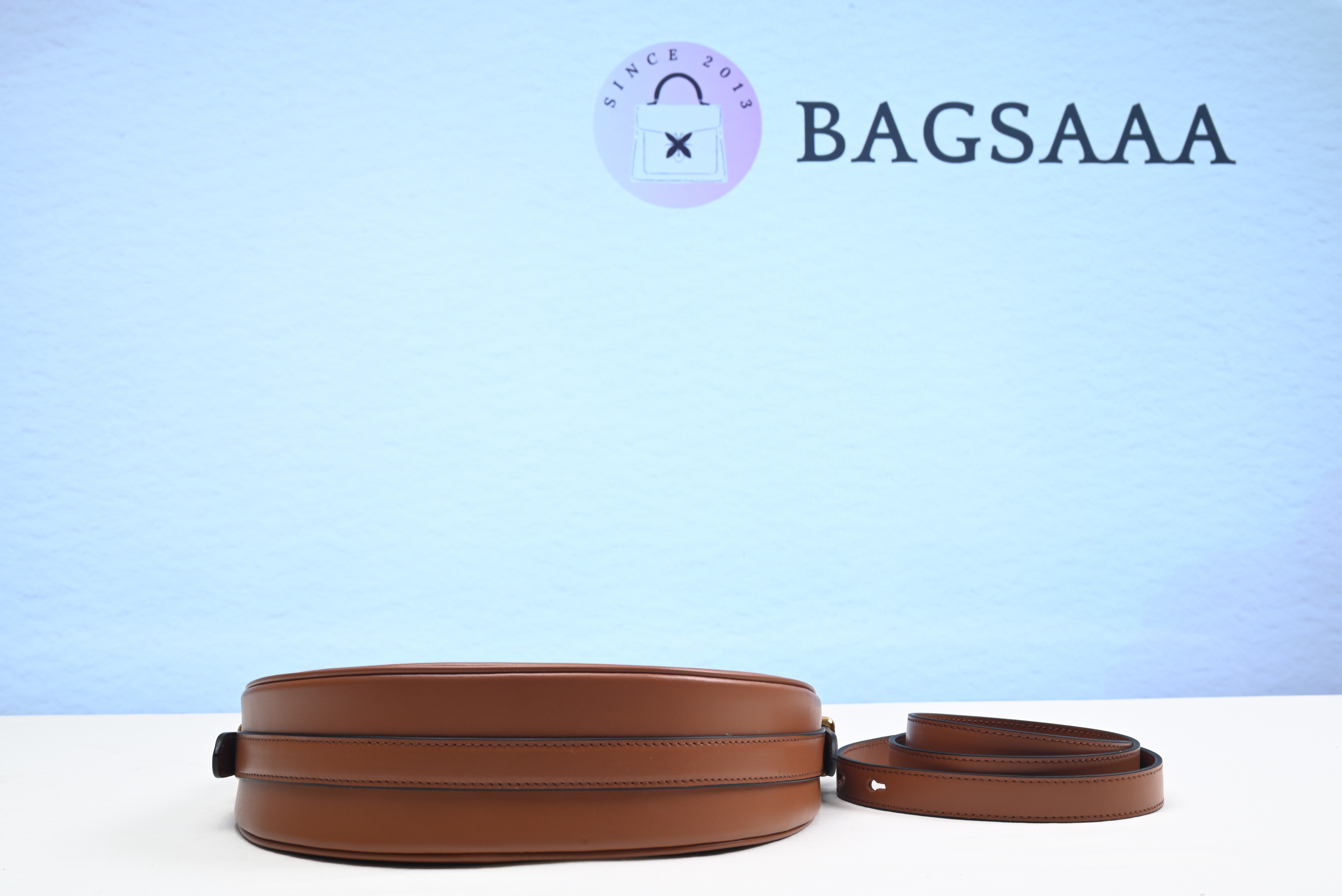 Bagsaaa Pra*a Cognac Leather shoulder bag - 22.5*18.5*6.5cm