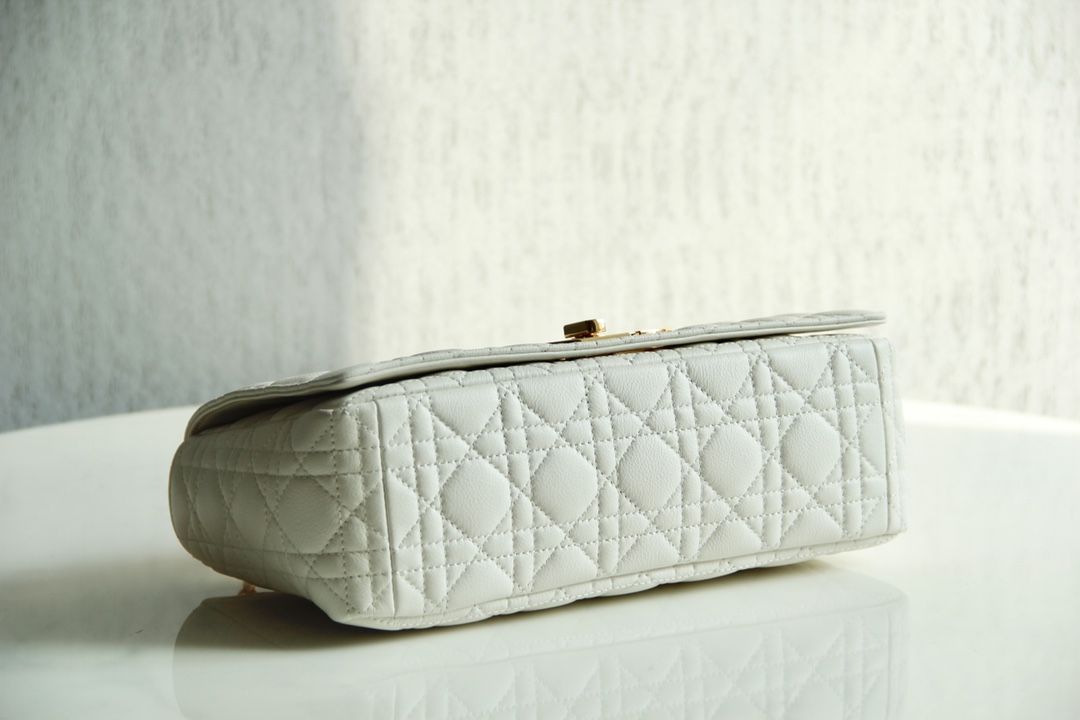 Bagsaaa D10r Meidum Caro White S*pple Cannage Calfskin - 28x17x9cm