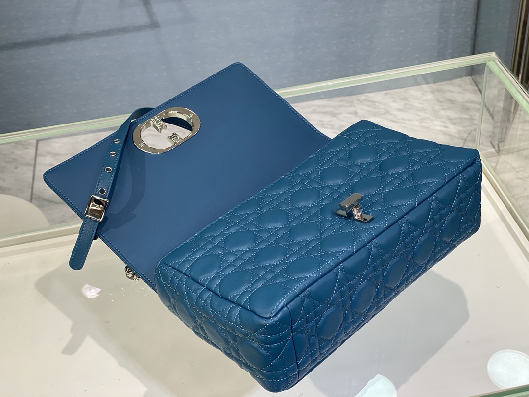 Bagsaaa D10r Meidum Caro Blue Silver Hardware - 28x17x9cm