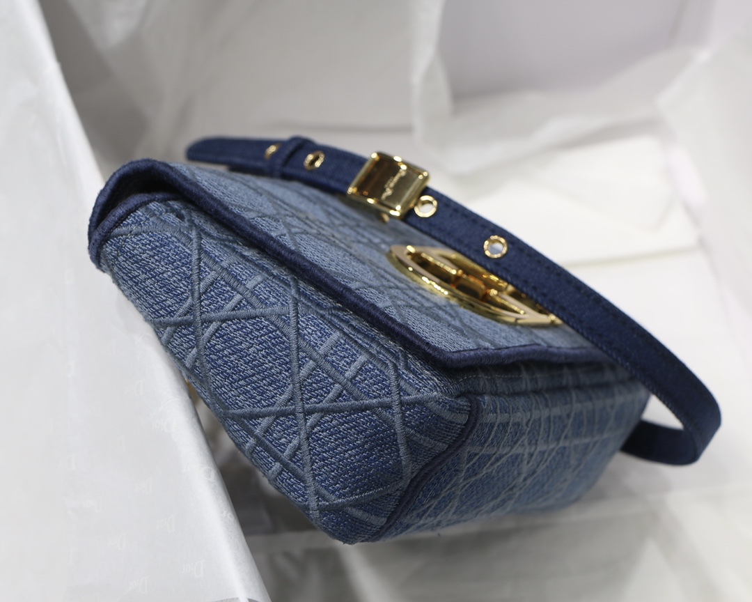 Bagsaaa D10r Small Caro Green Denim Cannage - 20 x 12 x 7 cm