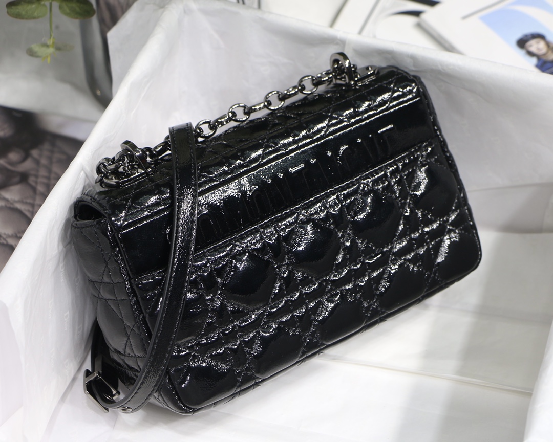 Bagsaaa D10r Small Caro Black Cannage - 20 x 12 x 7 cm