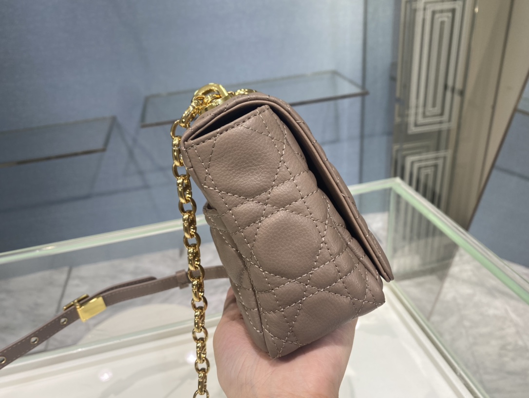 Bagsaaa D10r Small Caro Taupe Cannage - 20 x 12 x 7 cm