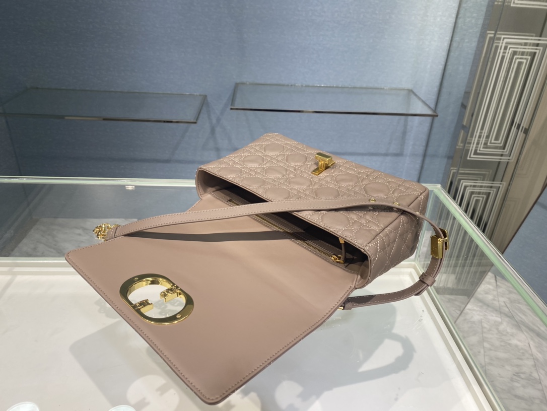 Bagsaaa D10r Medium Caro Taupe Cannage - 25.5 x 15.5 x 8 cm