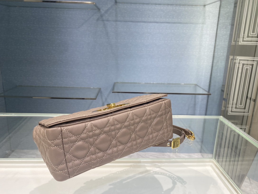 Bagsaaa D10r Medium Caro Taupe Cannage - 25.5 x 15.5 x 8 cm