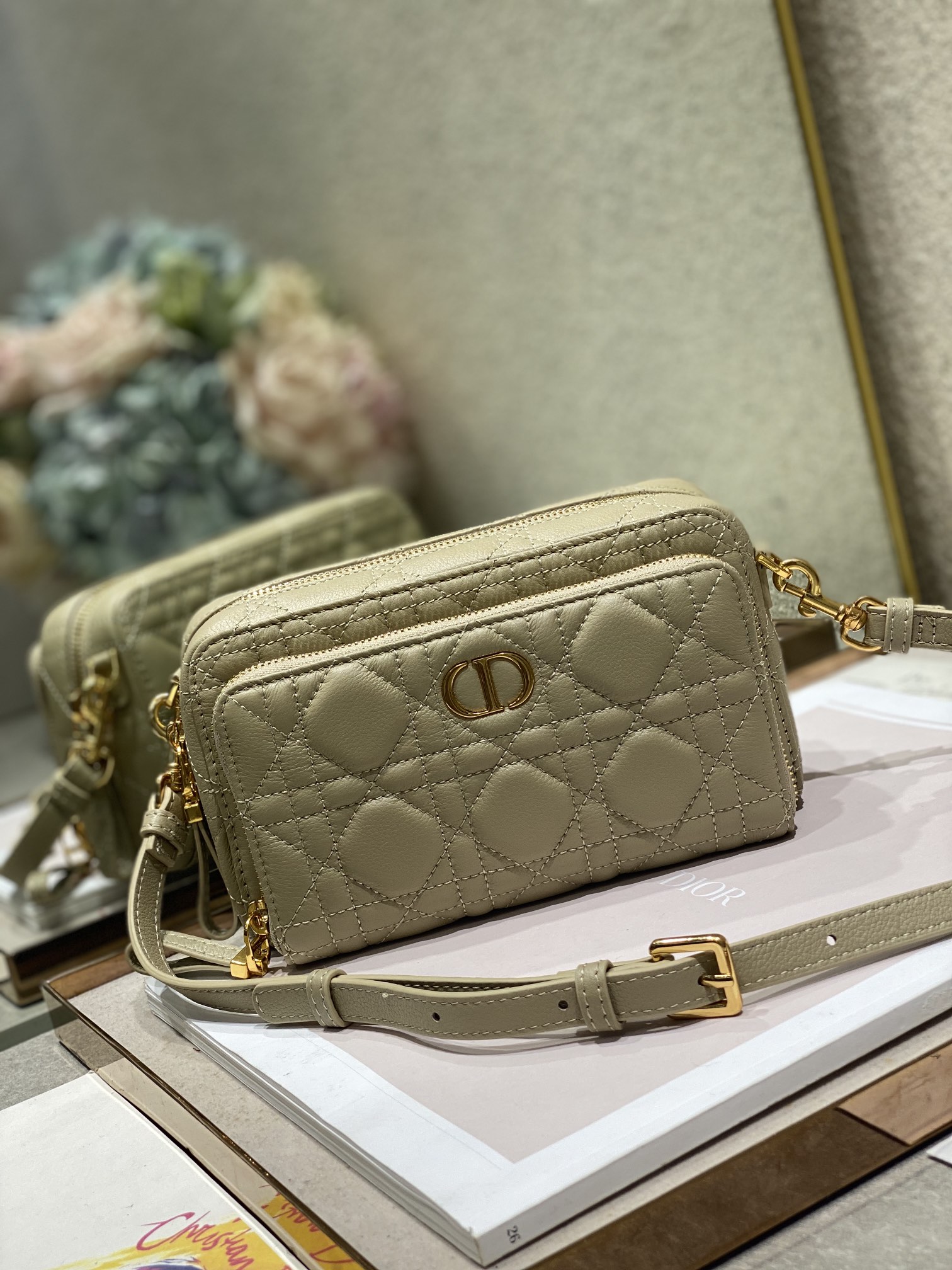 Bagsaaa D10r Carou Double Pouch Beige - 19×10.5×5cm