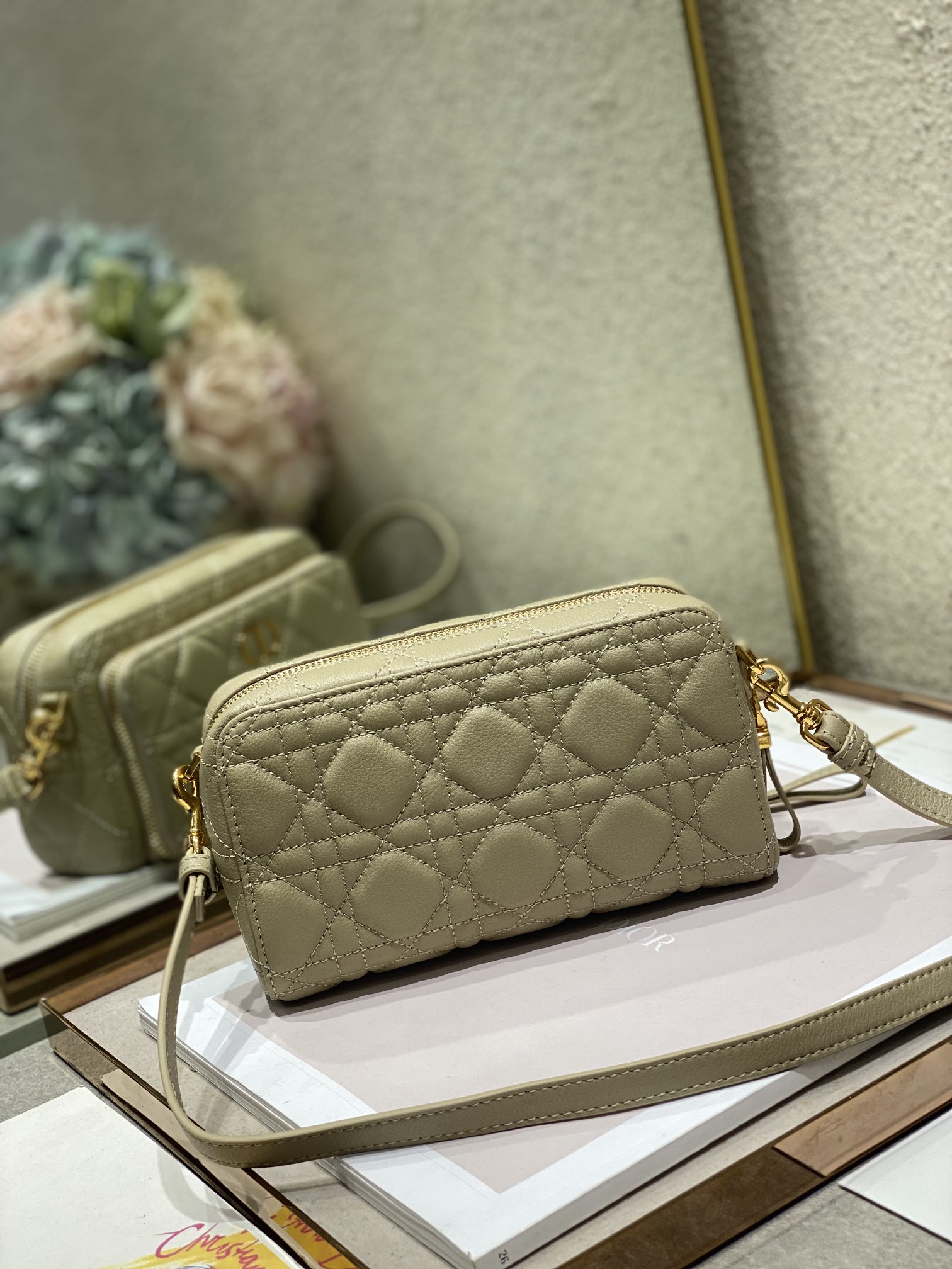 Bagsaaa D10r Carou Double Pouch Beige - 19×10.5×5cm