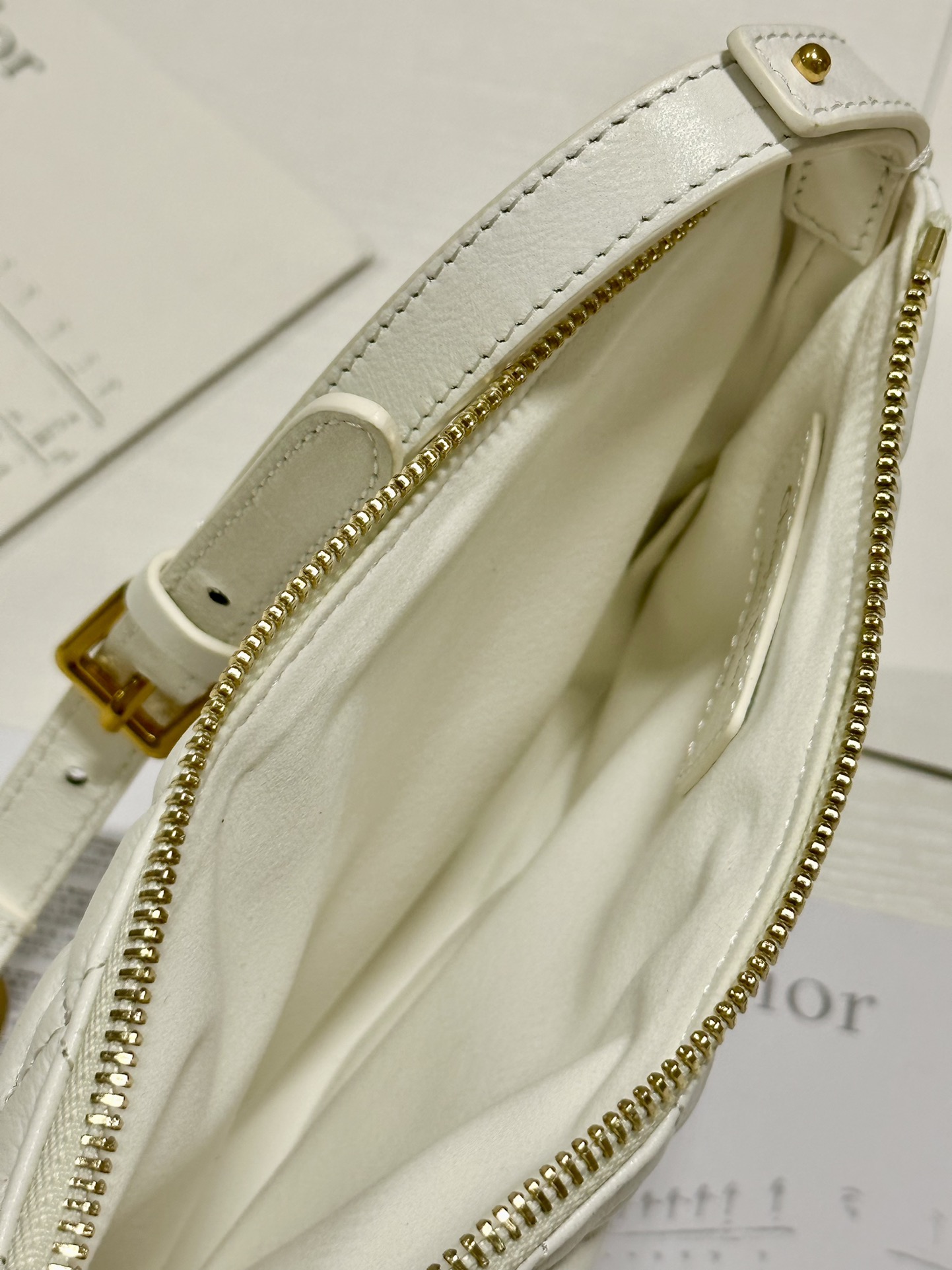 Bagsaaa D10r Caro Nomad Bag White Gold - 25x16x2.5cm