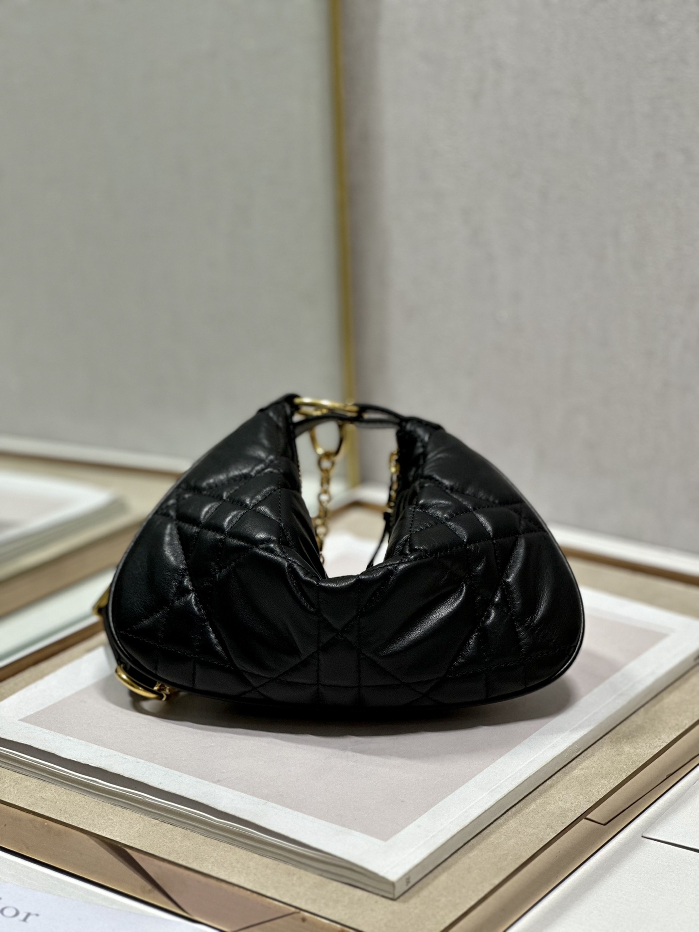Bagsaaa D10r Caro Nomad Bag Black Gold - 25x16x2.5cm