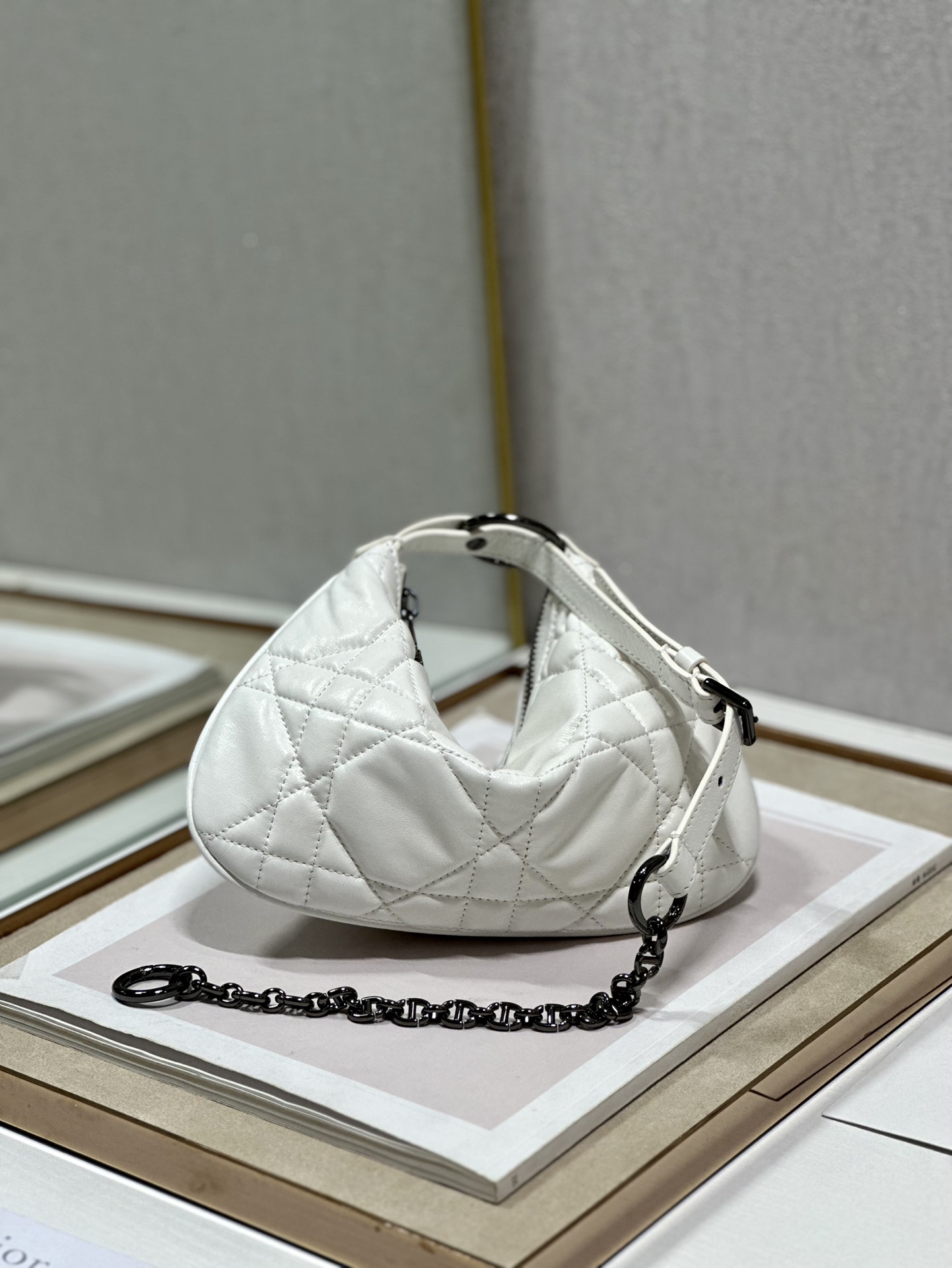 Bagsaaa D10r Caro Nomad Bag White - 25x16x2.5cm