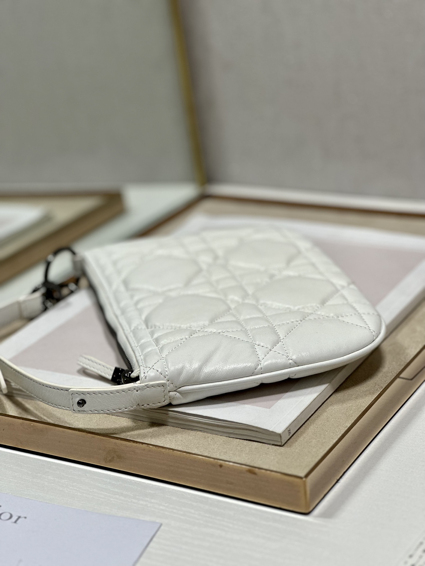 Bagsaaa D10r Caro Nomad Bag White - 25x16x2.5cm