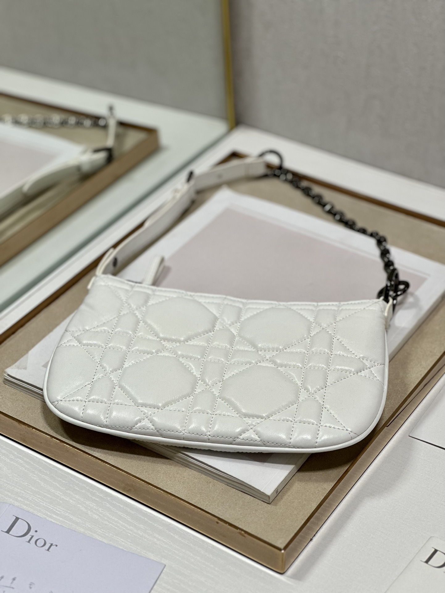 Bagsaaa D10r Caro Nomad Bag White - 25x16x2.5cm