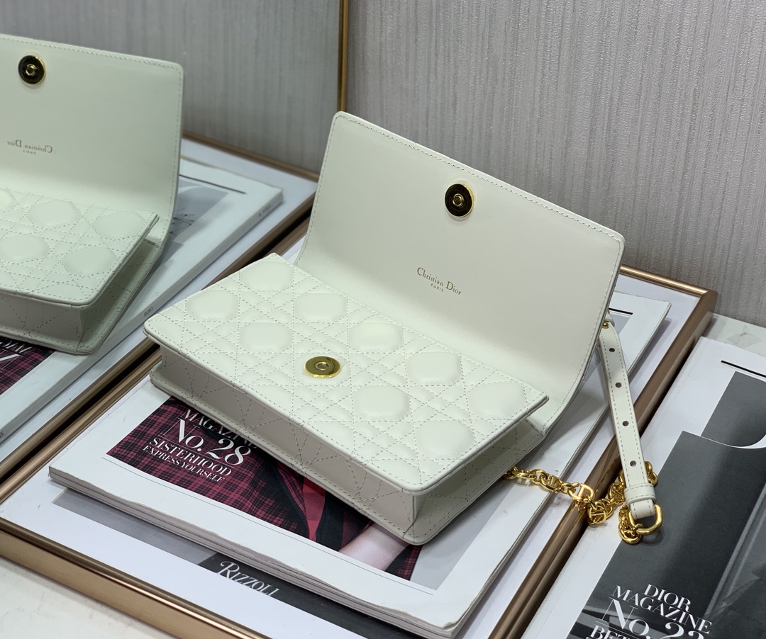 D10r Caro Woc Bag White