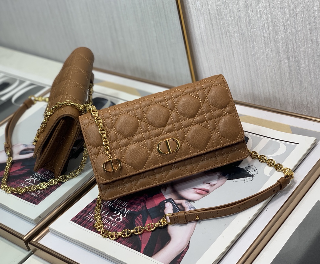 Bagsaaa D10r Chain Bag Brown - 20 x 11.5 x 3.5 cm