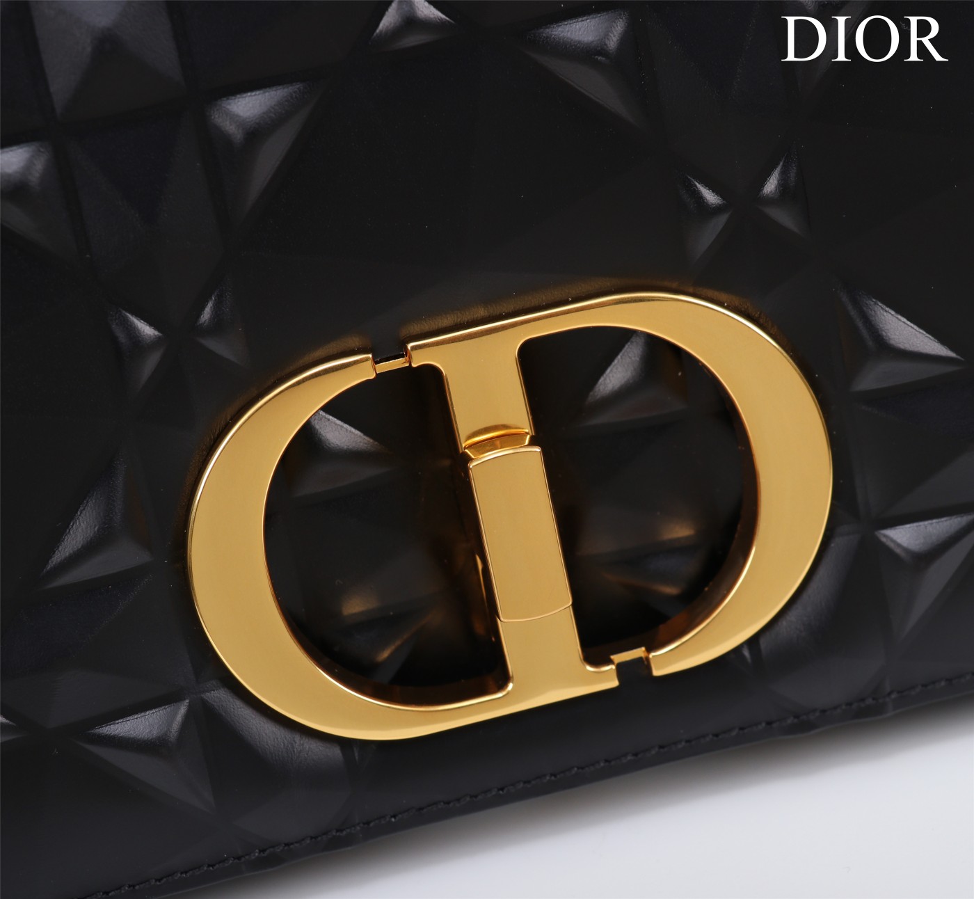 Bagsaaa D10r Caro Medium Shoulder Bag Black With Gold Hardware - 25×15×8cm