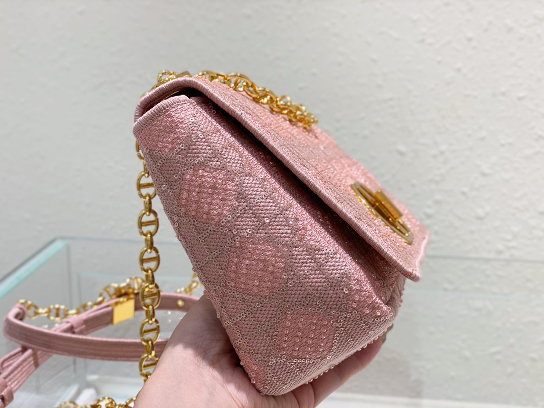 Bagsaaa D10r Caro Medium Cannage Pink Bag - 25.5*15.5*8cm