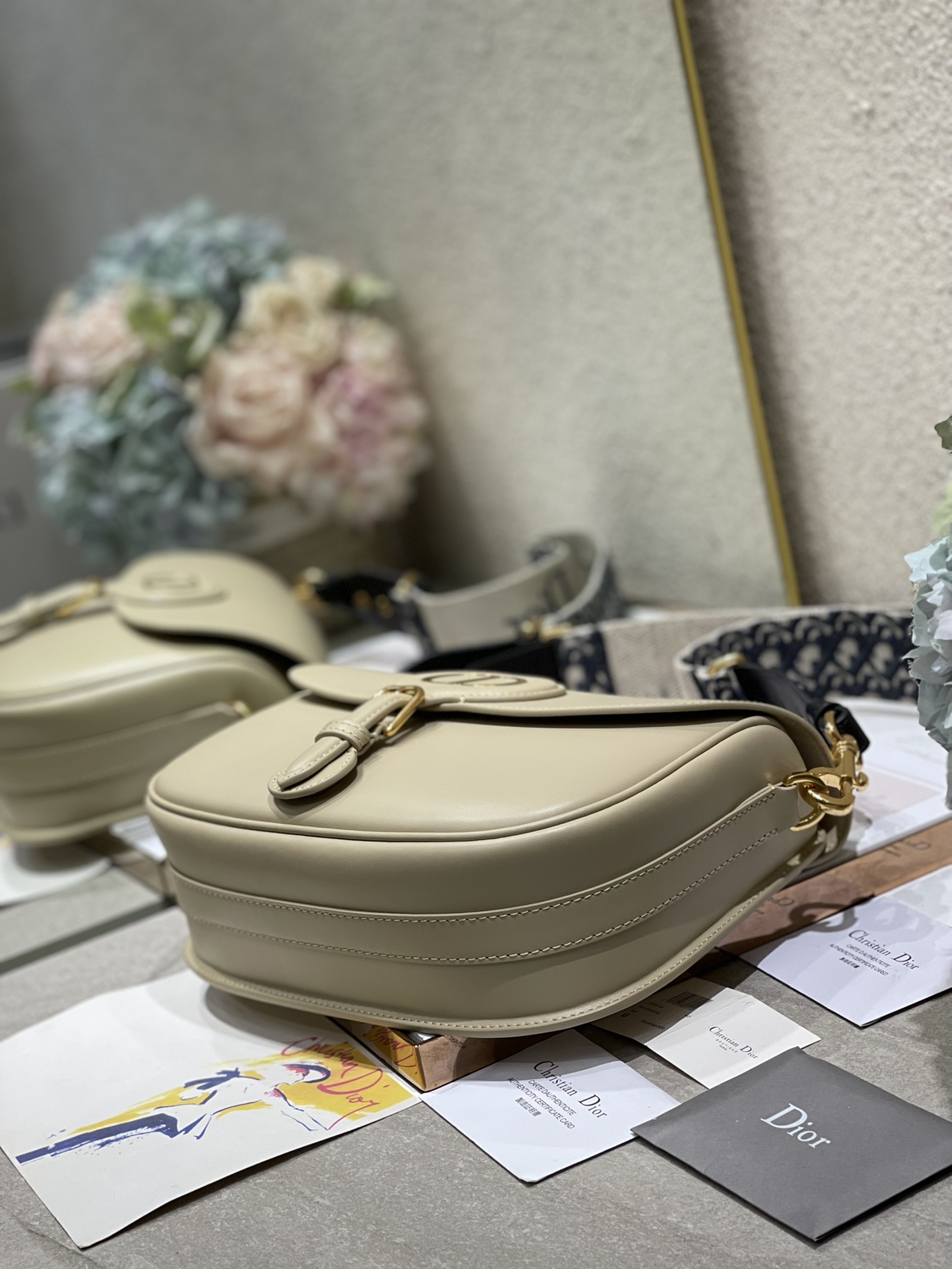 Bagsaaa D10r CD Bobby Large Beige - 27x19.5x8cm