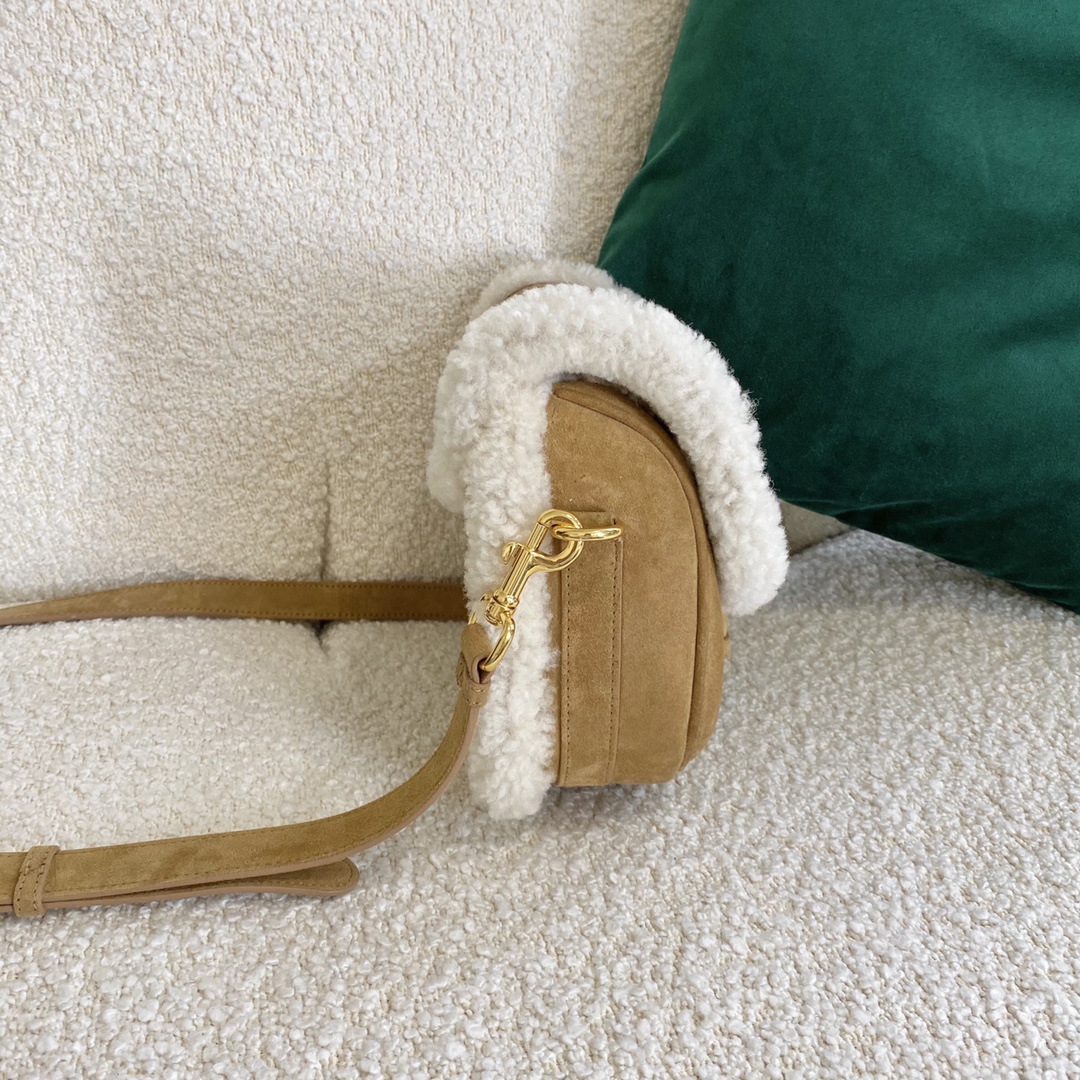 Bagsaaa D10r CD Bobby Medium Yellow Fur Leather - 22x17x6cm