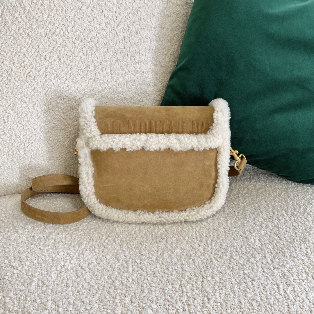 Bagsaaa D10r CD Bobby Medium Yellow Fur Leather - 22x17x6cm