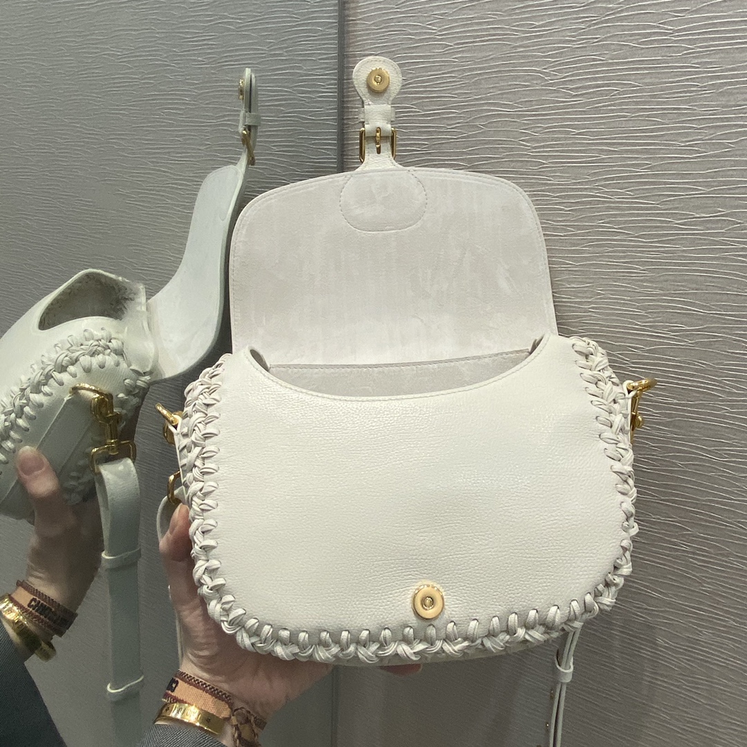Bagsaaa D10r CD Meidum Bobby Grained Calfskin Leather with Whipstitched Seams