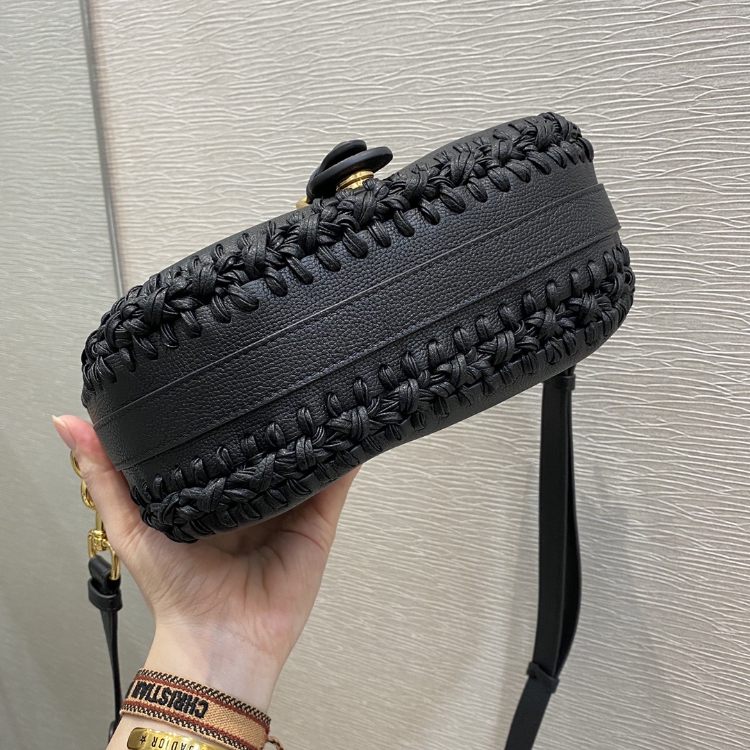 Bagsaaa D10r CD Meidum Bobby Grained Calfskin Leather with Whipstitched Seams black