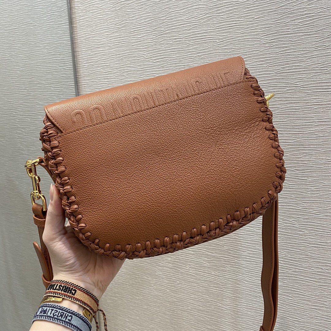 Bagsaaa D10r CD Meidum Bobby Grained Calfskin Leather with Whipstitched Seams brown